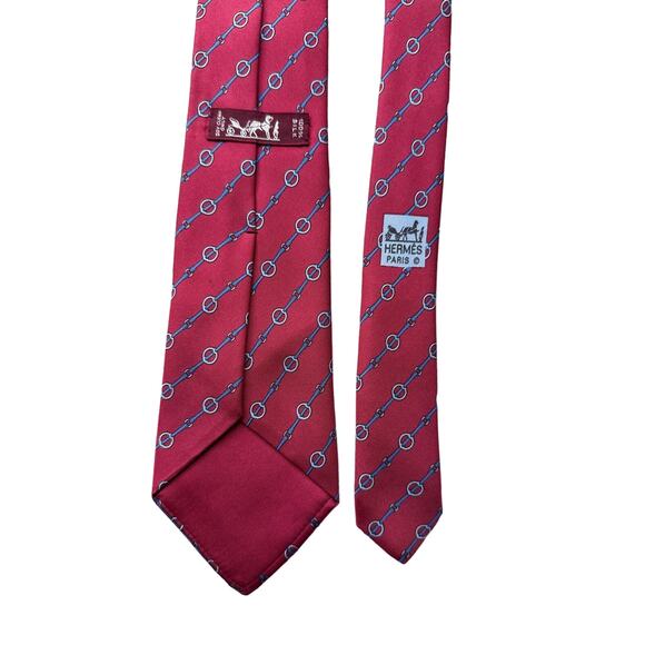 HERMÈS Vintage Red and Blue Chain Link Stirrups Silk Tie - Picture 2 of 6